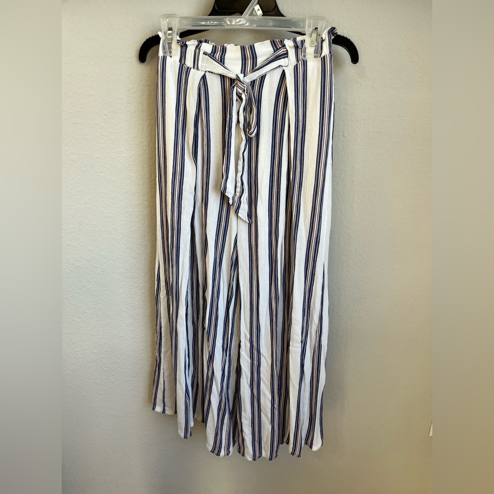 Striped flowy capri. Very soft and comfy. Barely worn.